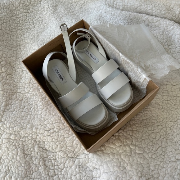 New Steve Madden White Sandals Size 8 - Picture 5 of 5